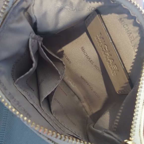 Michael Kors Jet Set Monogram Wristlet - Picture 9 of 9